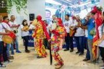 OLIA DE REIS SE APRESENTA EM SÃO PAULO EM FEIRA DE TURISMO